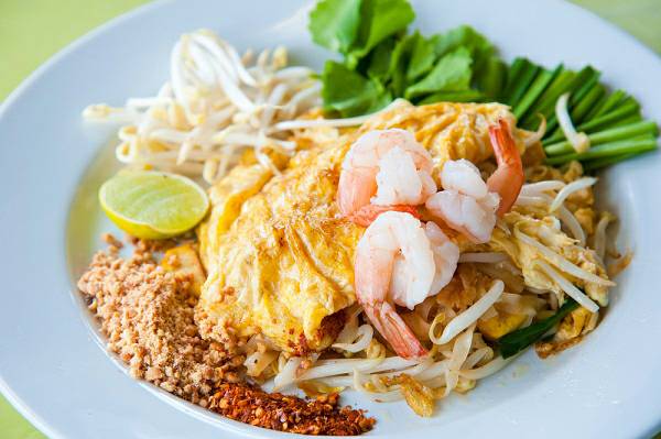 อาหารสุดฮิต ผัดไทย หิวเมือไหล่ สั่งผัดไท ดีกว่า